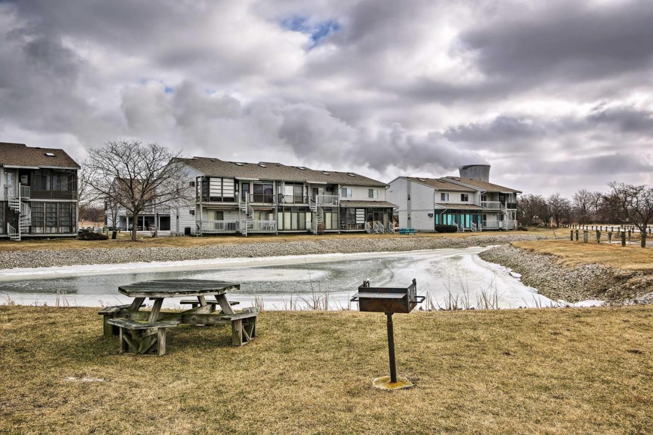 Condo With Balcony, Dock And Access To Lake Erie Sand Beach Exterior photo
