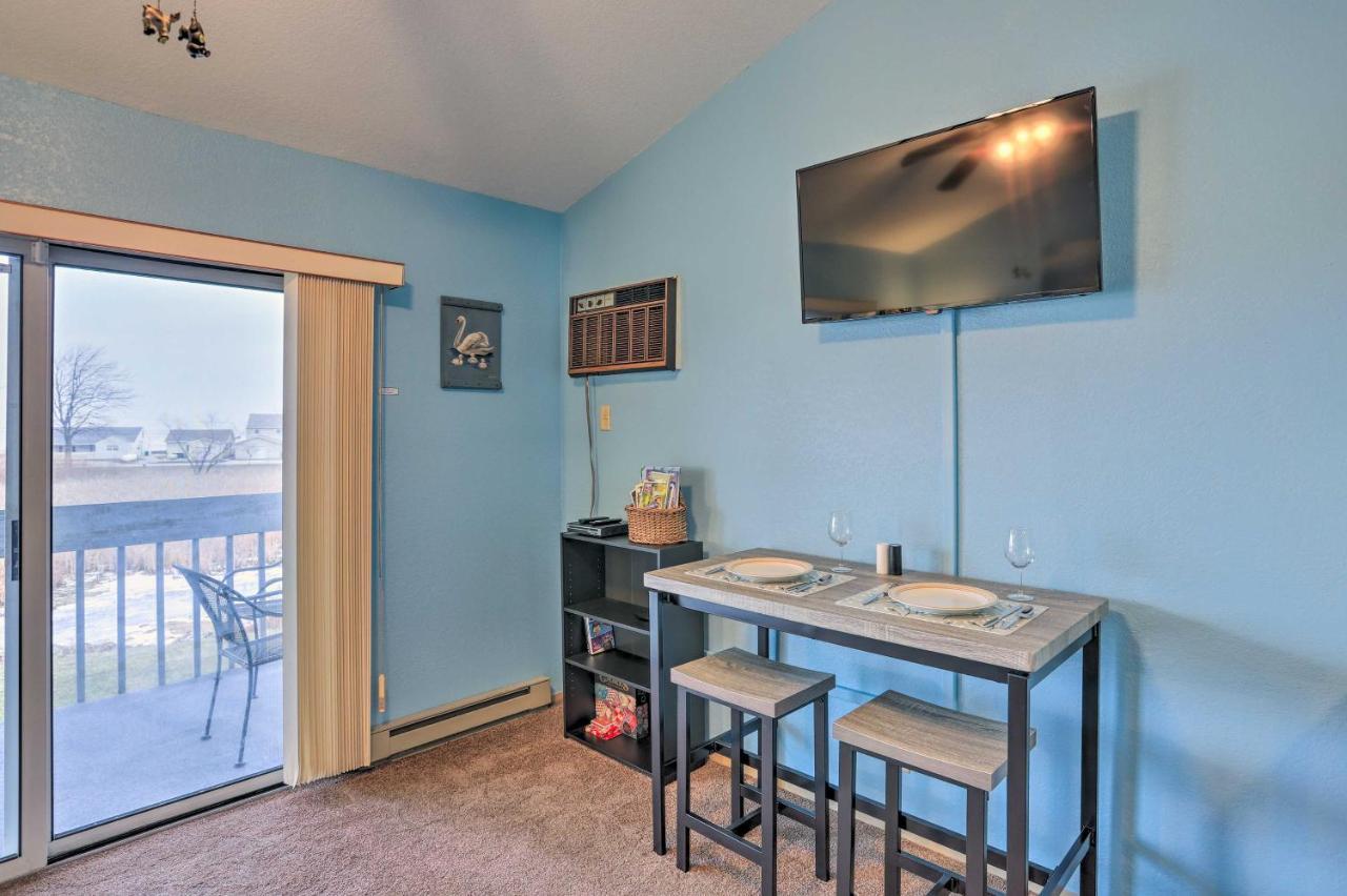 Condo With Balcony, Dock And Access To Lake Erie Sand Beach Exterior photo